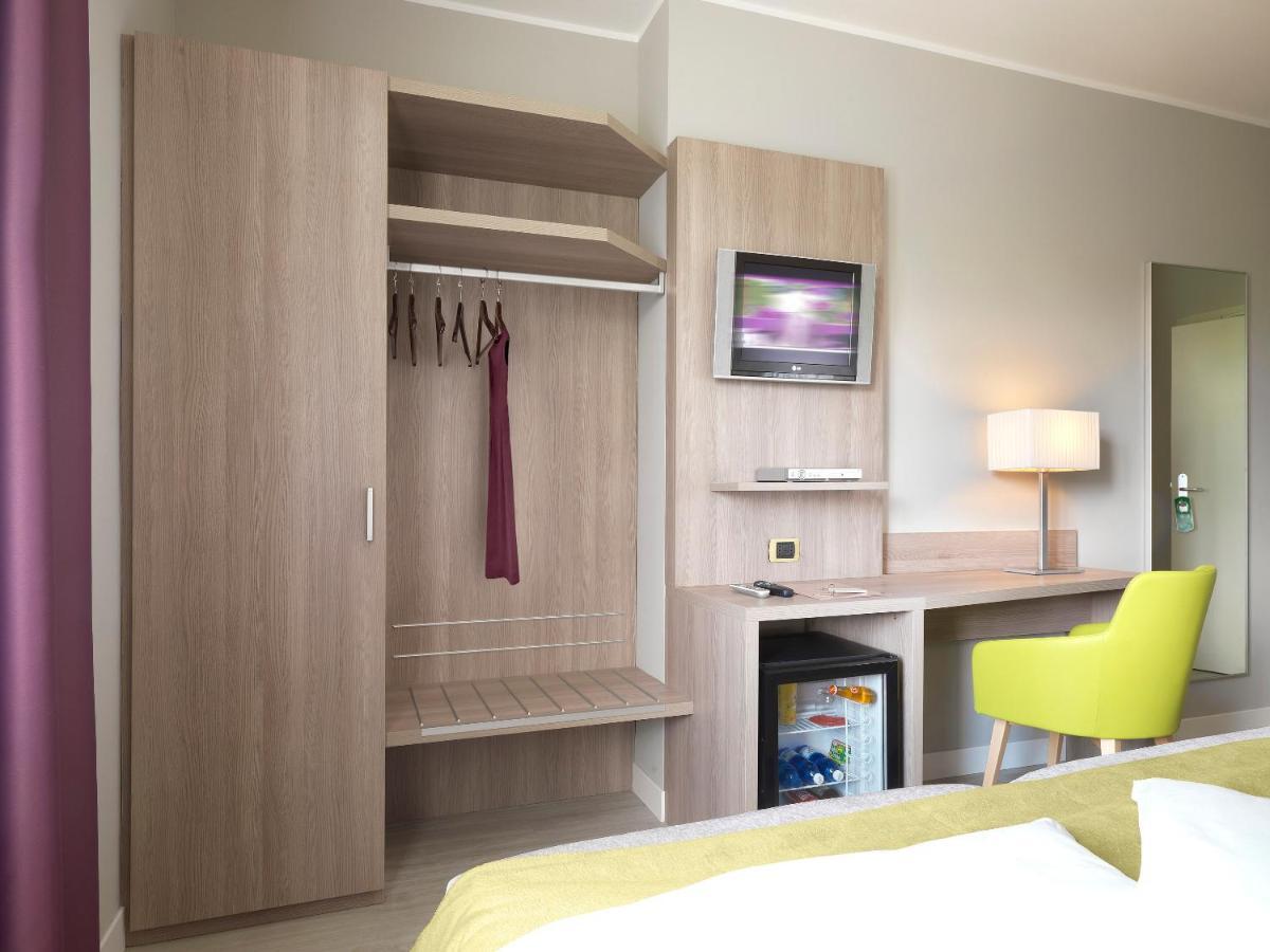 Hotel San Francesco Borgomanero Quarto foto